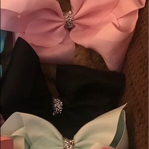 3 8 inch hair bows $18